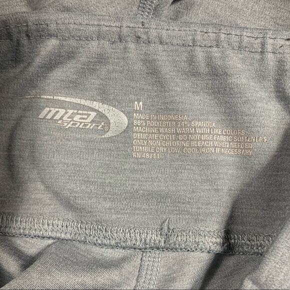 MTA Light Gray Cropped Capri Leggings - Picture 3 of 4